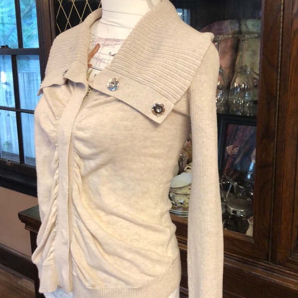 Chic Beige DNKY JEANS Sweater - Picture 2 of 7